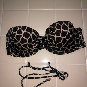 32C Victoria’s Secret swimsuit top